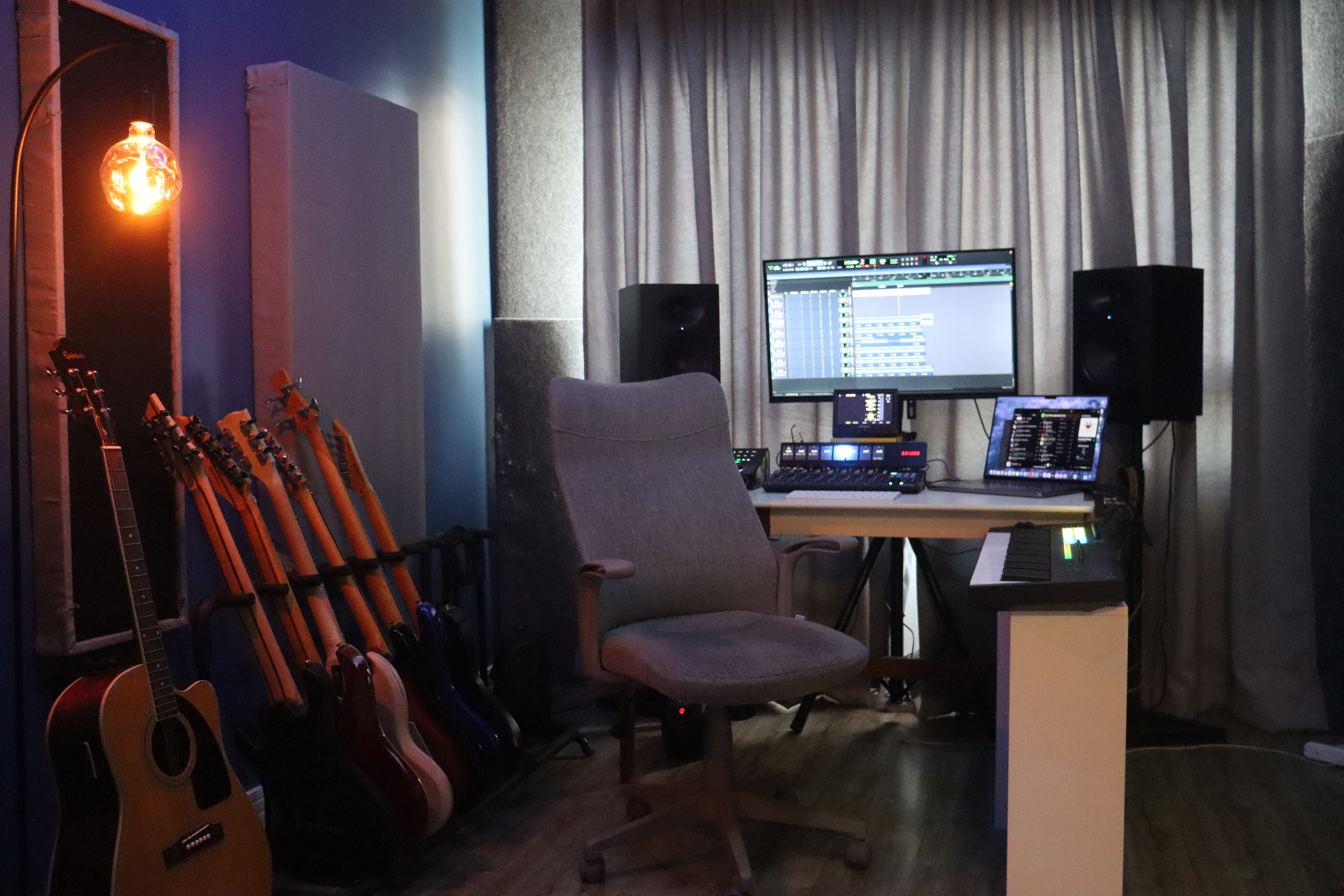 Martin Flöther in the studio